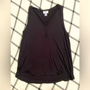 Black Old Navy Tank/V-Neck